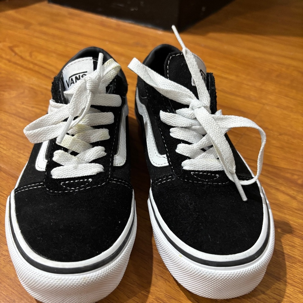 Vans kids sneakers black and white size 2.5